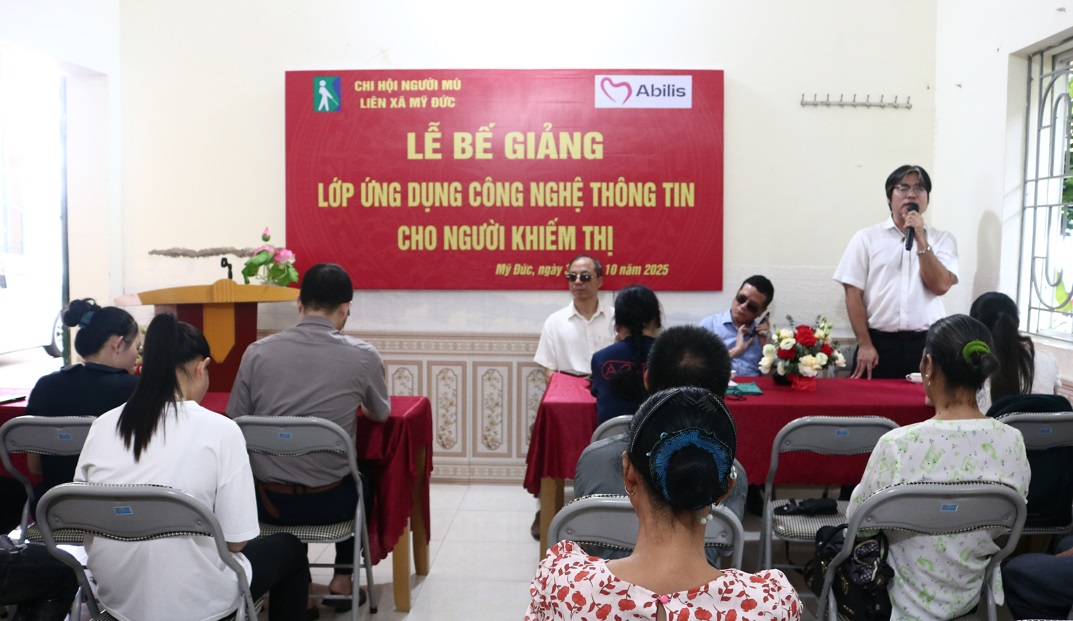 Mỹ Đức: Bế giảng lớp ứng dụng công nghệ thông tin cho người khiếm thị- Ảnh 1.