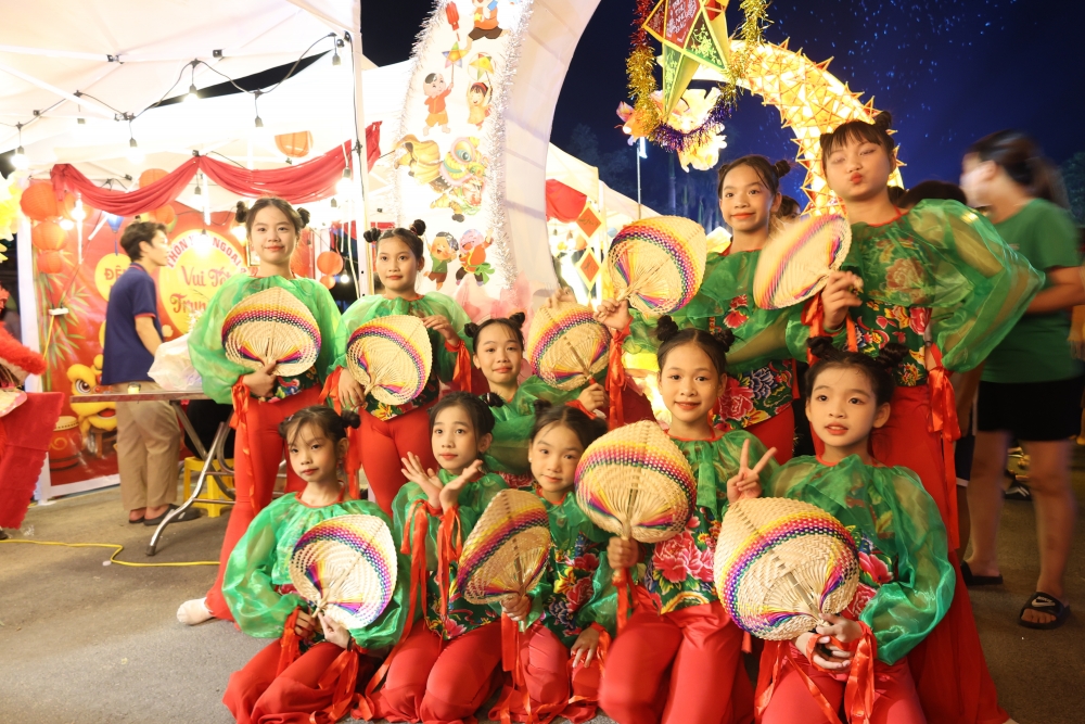 Xã Mê Linh tổ chức Tết trung thu ý nghĩa cho trẻ em- Ảnh 5.
