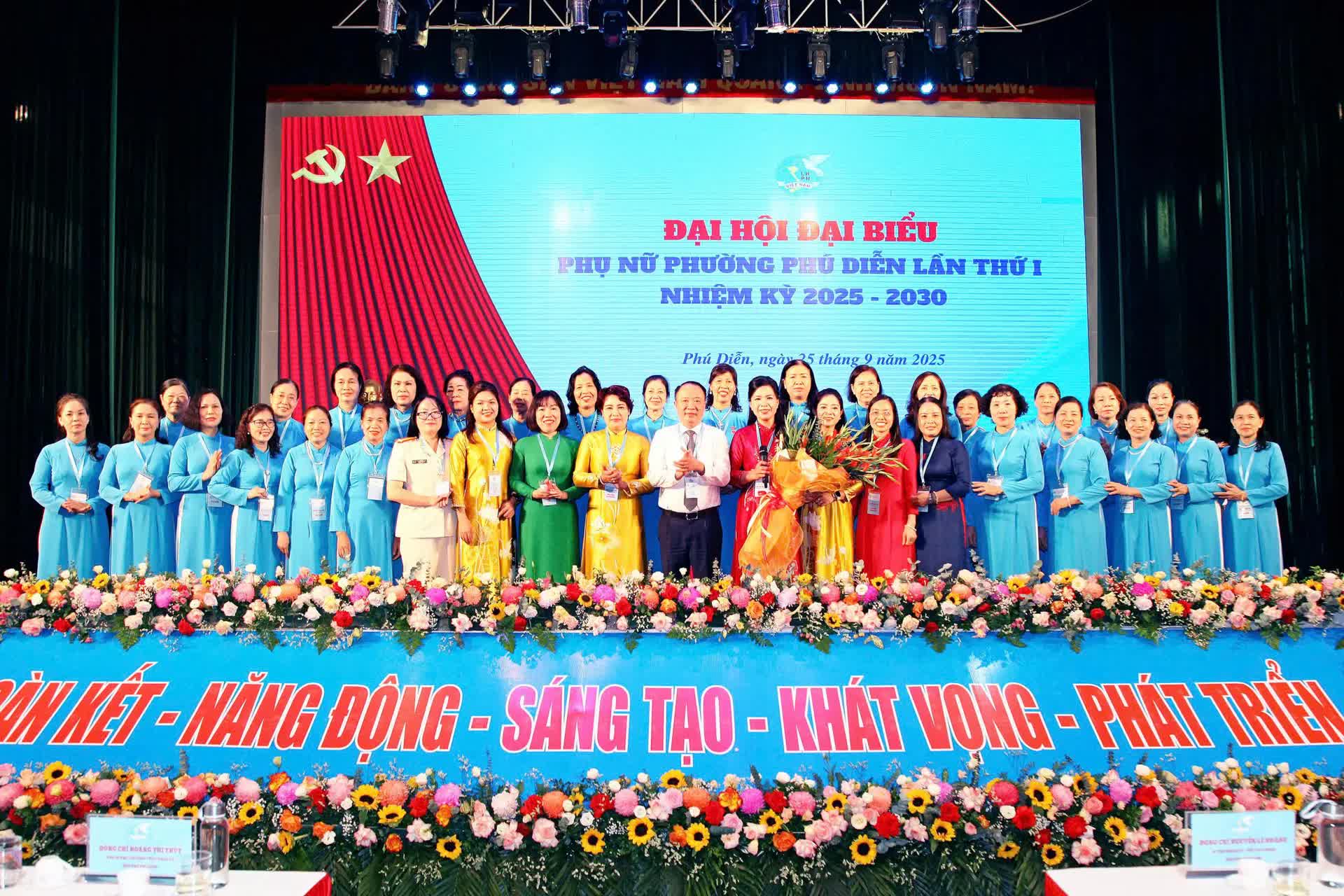 Phụ nữ phường Phú Diễn phát huy sức sáng tạo, tinh thần làm chủ, khát vọng vươn lên- Ảnh 4.