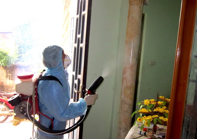 Tích cực giám sát, xử lý kịp thời, không để dịch bệnh sốt xuất huyết lan rộng- Ảnh 1.