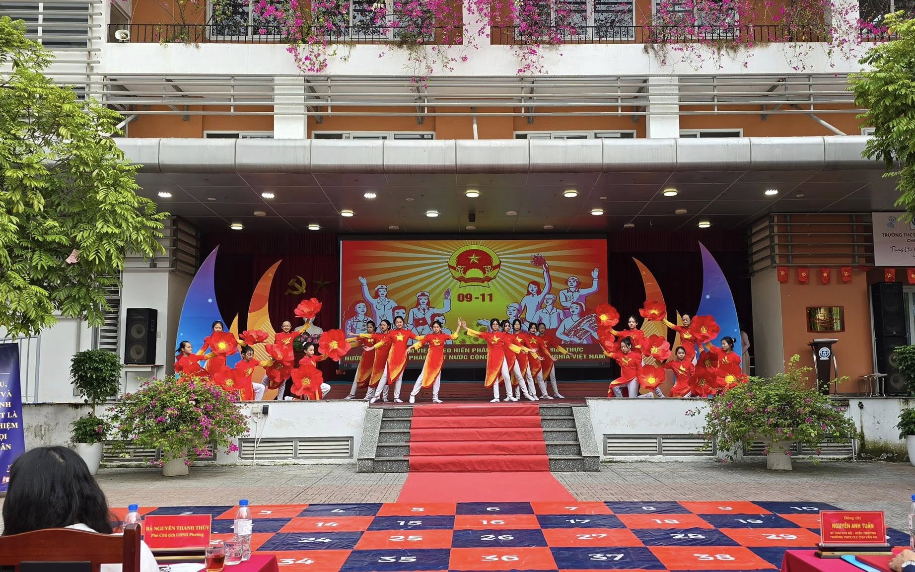Trường THCS Chu Văn An tổ chức mô hình điểm lễ hưởng ứng ngày pháp luật nước CHXHCN Việt Nam - năm 2025