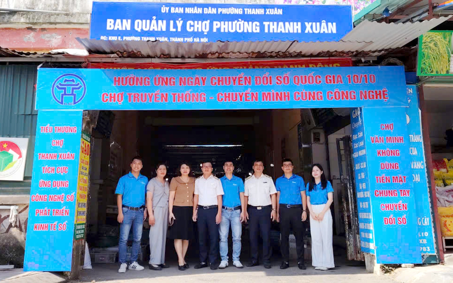 UBND phường Thanh Xuân triển khai mô hình "Chợ văn minh - Không dùng tiền mặt" tại chợ Thanh Xuân Bắc