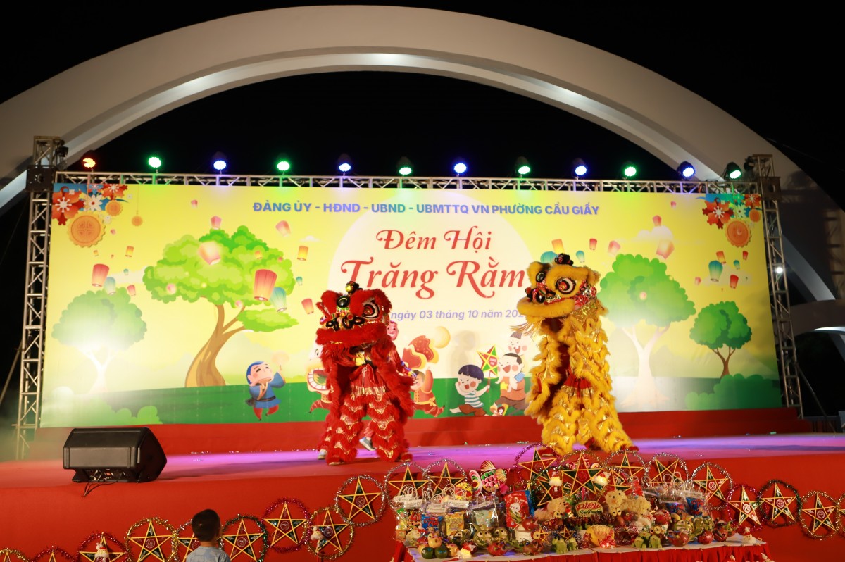 Tưng bừng “Đêm hội Trăng rằm” phường Cầu Giấy- Ảnh 1.
