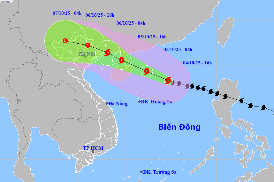 Bão số 11 Matmo vào bờ biển Quảng Ninh - Hải Phòng rạng sáng 6/10, gió giật cấp 12- Ảnh 1.