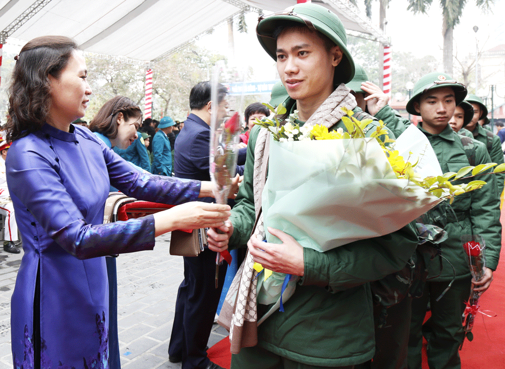 Đảng uỷ phường Dương Nội tăng cường lãnh đạo thực hiện nhiệm vụ tuyển chọn, gọi công dân nhập ngũ năm 2026- Ảnh 1.