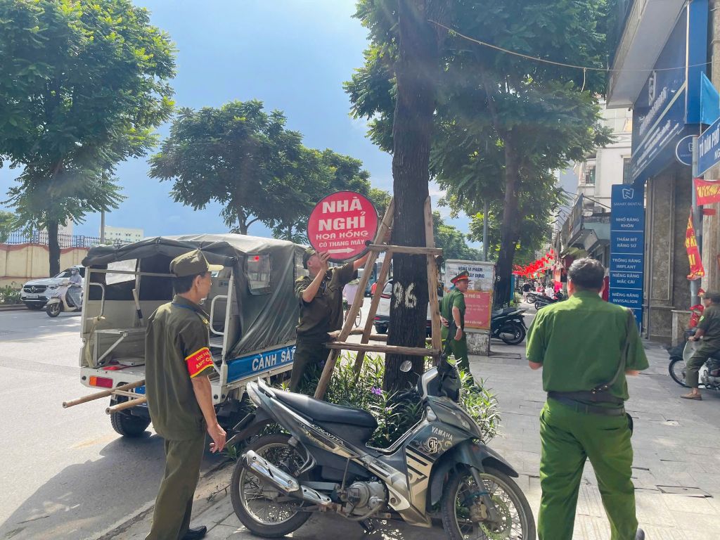 Ban Chỉ đạo 197 phường Phương Liệt ra quân đảm bảo văn minh đô thị chào mừng kỷ niệm 71 năm Giải phóng Thủ đô 10/10/2025 và Đại hội đại biểu lần thứ 18 Đảng bộ thành phố Hà Nội- Ảnh 8.
