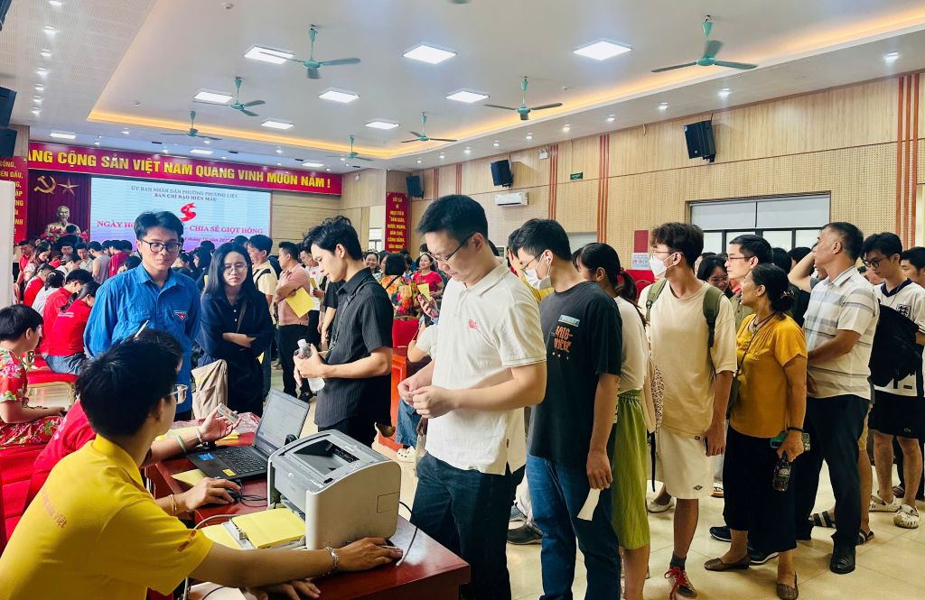 Phường Phương Liệt tổ chức thành công ngày hội hiến máu tình nguyện năm 2025 chào mừng kỷ niệm 71 năm Ngày Giải phóng Thủ đô 10-10 và Đại hội đại biểu lần thứ XVIII Đảng bộ thành phố Hà Nội- Ảnh 3.