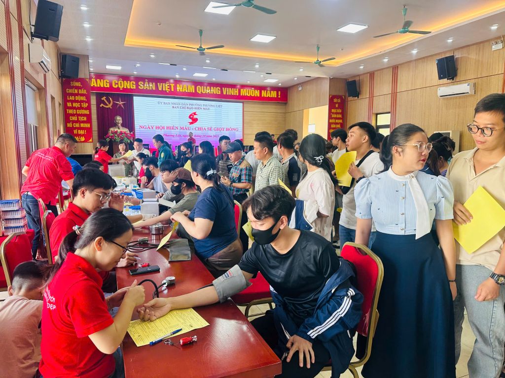 Phường Phương Liệt tổ chức thành công ngày hội hiến máu tình nguyện năm 2025 chào mừng kỷ niệm 71 năm Ngày Giải phóng Thủ đô 10-10 và Đại hội đại biểu lần thứ XVIII Đảng bộ thành phố Hà Nội- Ảnh 6.