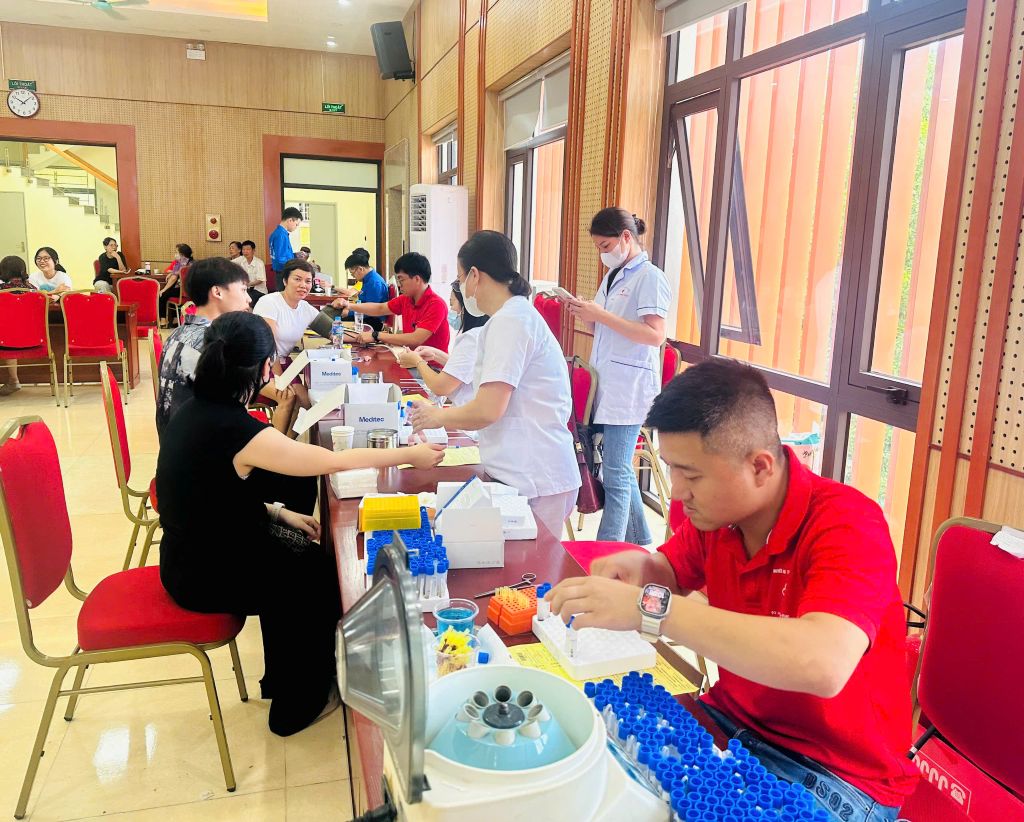 Phường Phương Liệt tổ chức thành công ngày hội hiến máu tình nguyện năm 2025 chào mừng kỷ niệm 71 năm Ngày Giải phóng Thủ đô 10-10 và Đại hội đại biểu lần thứ XVIII Đảng bộ thành phố Hà Nội- Ảnh 7.