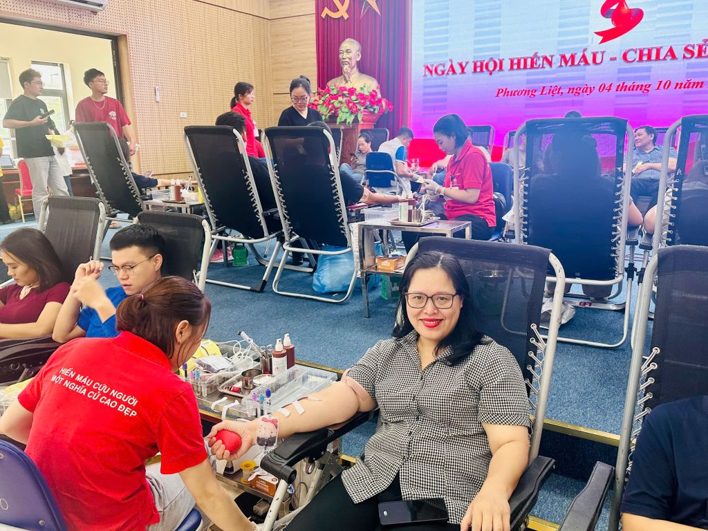 Phường Phương Liệt tổ chức thành công ngày hội hiến máu tình nguyện năm 2025 chào mừng kỷ niệm 71 năm Ngày Giải phóng Thủ đô 10-10 và Đại hội đại biểu lần thứ XVIII Đảng bộ thành phố Hà Nội- Ảnh 10.