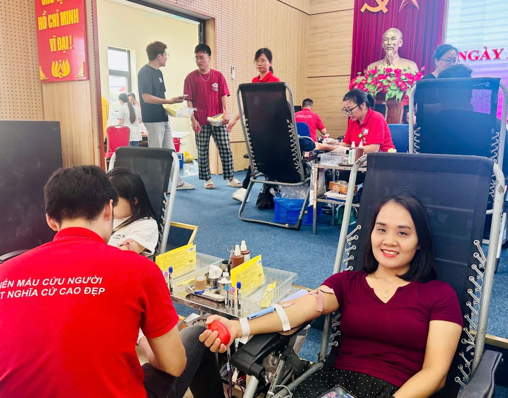 Phường Phương Liệt tổ chức thành công ngày hội hiến máu tình nguyện năm 2025 chào mừng kỷ niệm 71 năm Ngày Giải phóng Thủ đô 10-10 và Đại hội đại biểu lần thứ XVIII Đảng bộ thành phố Hà Nội- Ảnh 11.