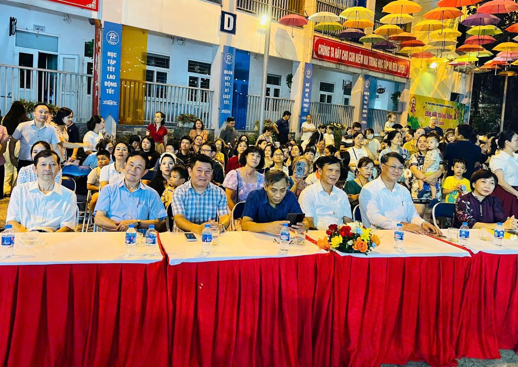Thiếu nhi phương Phương Liệt vui Tết Trung thu và chia sẻ yêu thương- Ảnh 1.
