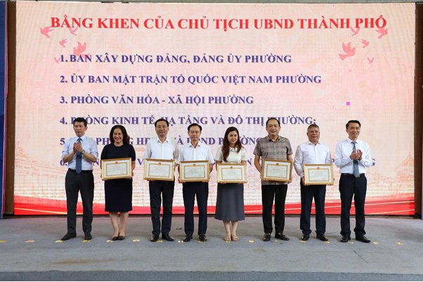 Phường Cửa Nam tổng kết công tác tổ chức các hoạt động kỷ niệm 80 năm Cách mạng Tháng Tám và Quốc khánh 2/9- Ảnh 2.