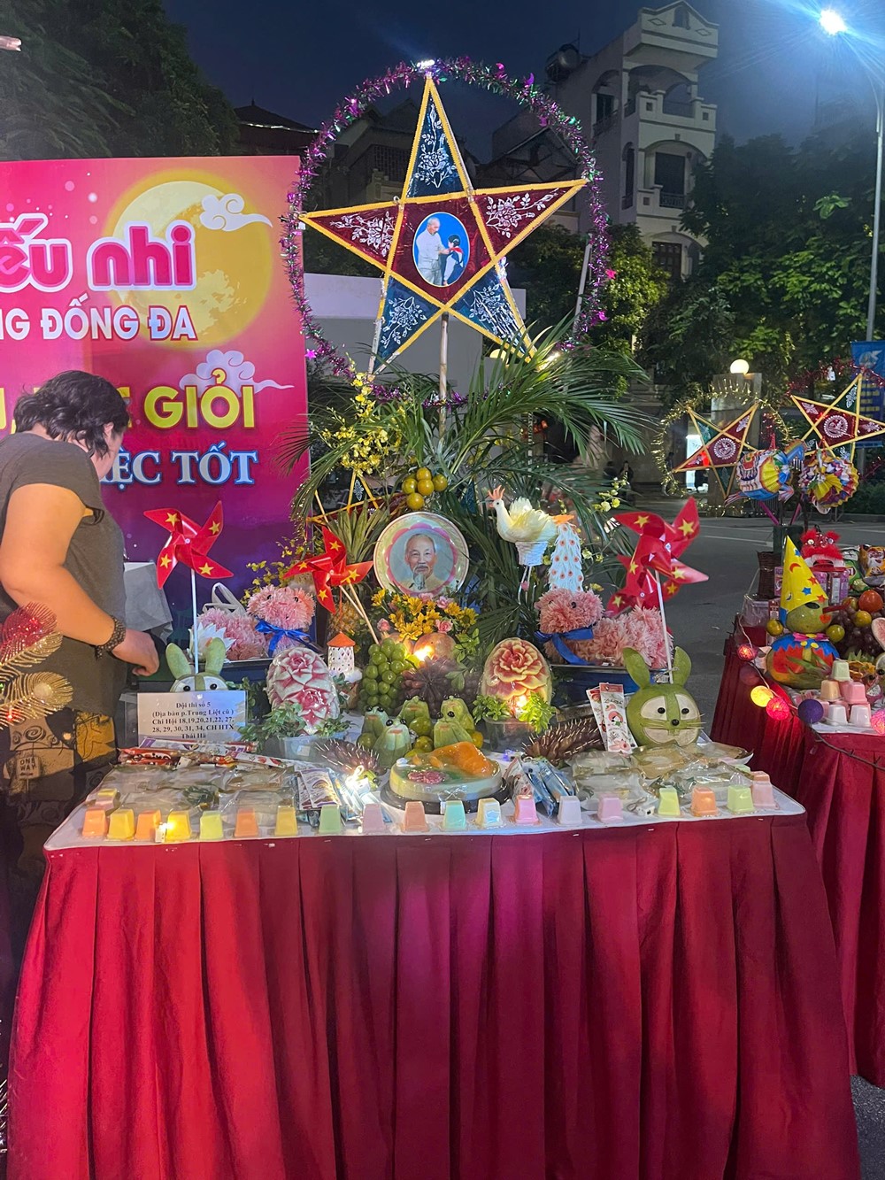 Đêm hội trăng Rằm phường Đống Đa lung linh sắc màu, ngập tràn hạnh phúc- Ảnh 7.