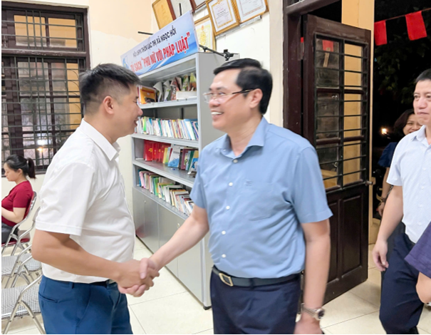 ĐỒNG CHÍ LÃNH ĐẠO ĐẢNG ỦY XÃ NGỌC HỒI DỰ SINH HOẠT CHI BỘ TẠI THÔN LẠC THỊ- Ảnh 1.
