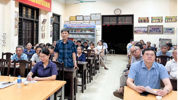 ĐỒNG CHÍ LÃNH ĐẠO ĐẢNG ỦY XÃ NGỌC HỒI DỰ SINH HOẠT CHI BỘ TẠI THÔN LẠC THỊ- Ảnh 4.