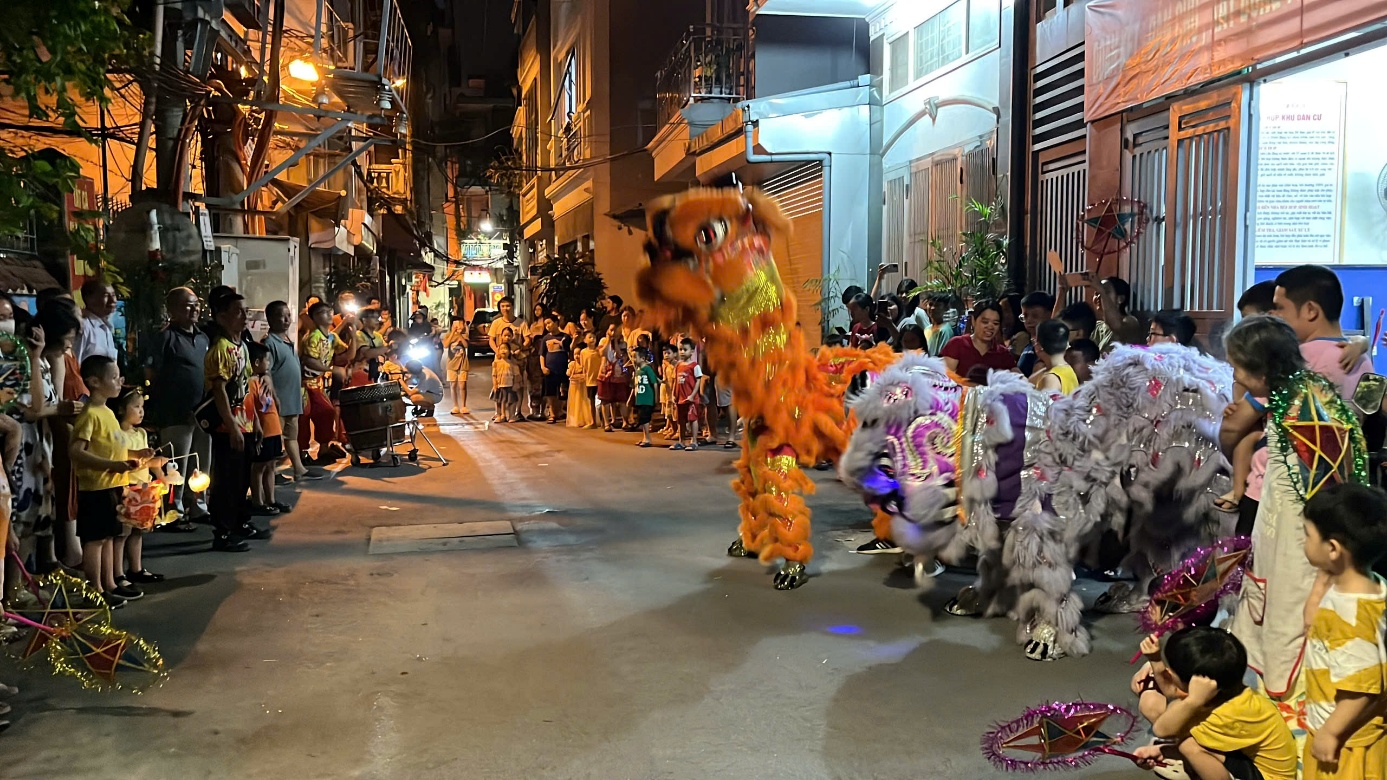 RỘN RÀNG TIẾNG TRỐNG, NGẬP TRÀN NIỀM VUI TRUNG THU TRÊN ĐỊA BÀN PHƯỜNG PHƯƠNG LIỆT- Ảnh 3.