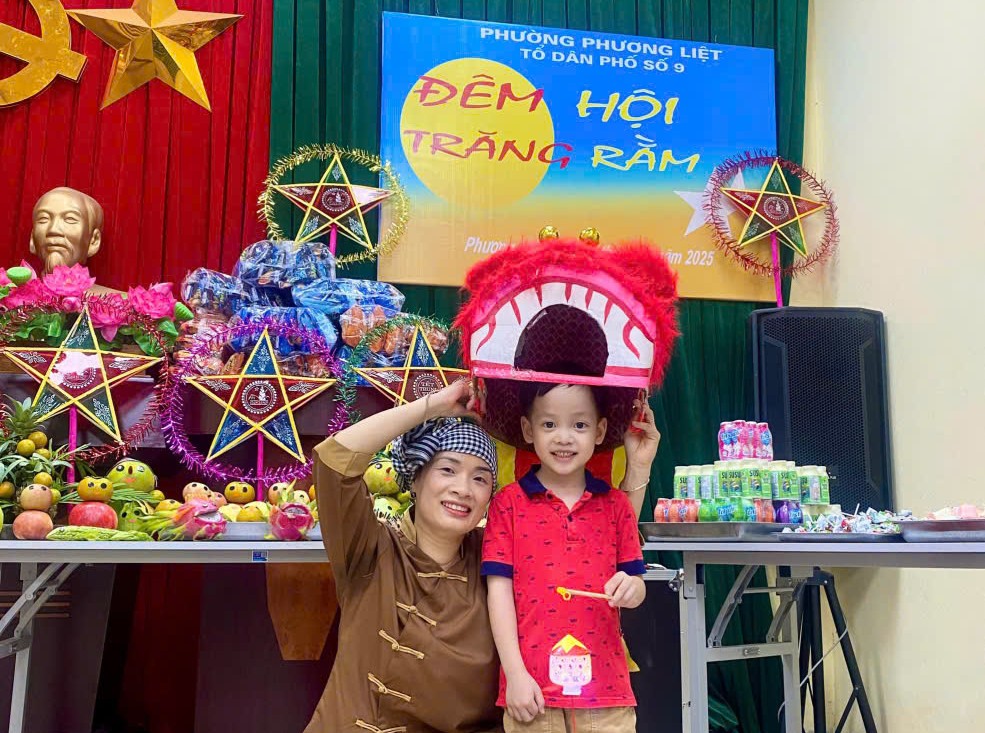 RỘN RÀNG TIẾNG TRỐNG, NGẬP TRÀN NIỀM VUI TRUNG THU TRÊN ĐỊA BÀN PHƯỜNG PHƯƠNG LIỆT- Ảnh 4.