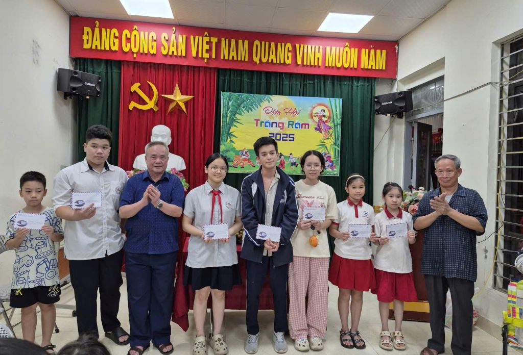 RỘN RÀNG TIẾNG TRỐNG, NGẬP TRÀN NIỀM VUI TRUNG THU TRÊN ĐỊA BÀN PHƯỜNG PHƯƠNG LIỆT- Ảnh 8.