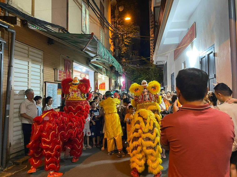 Thiếu nhi phường Phương Liệt rộn ràng đón Tết Trung thu, lan tỏa yêu thương- Ảnh 6.