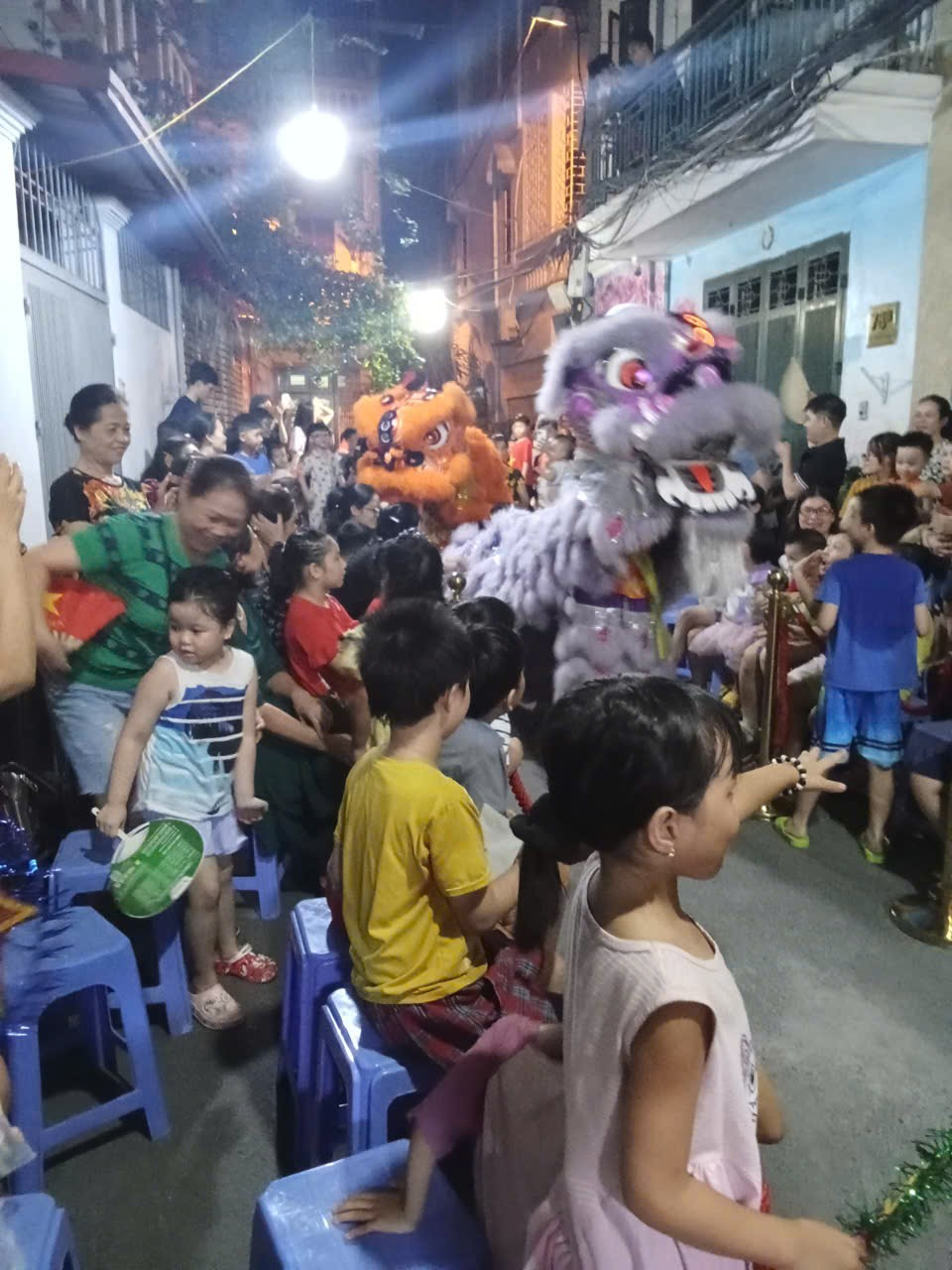 Thiếu nhi phường Phương Liệt rộn ràng đón Tết Trung thu, lan tỏa yêu thương- Ảnh 10.
