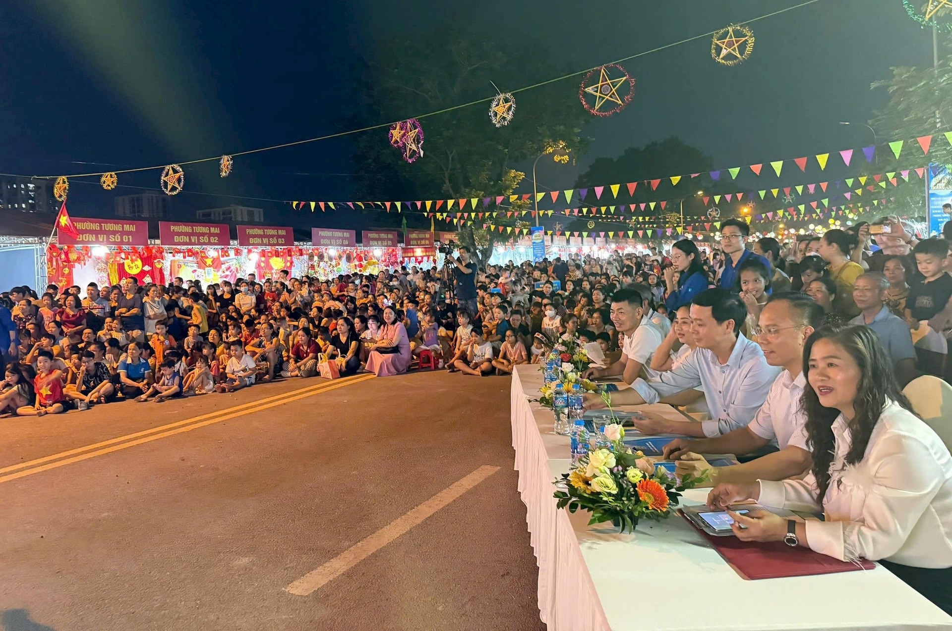 Trung thu yêu thương, sẻ chia nhân ái của thiếu nhi Thủ đô- Ảnh 7.