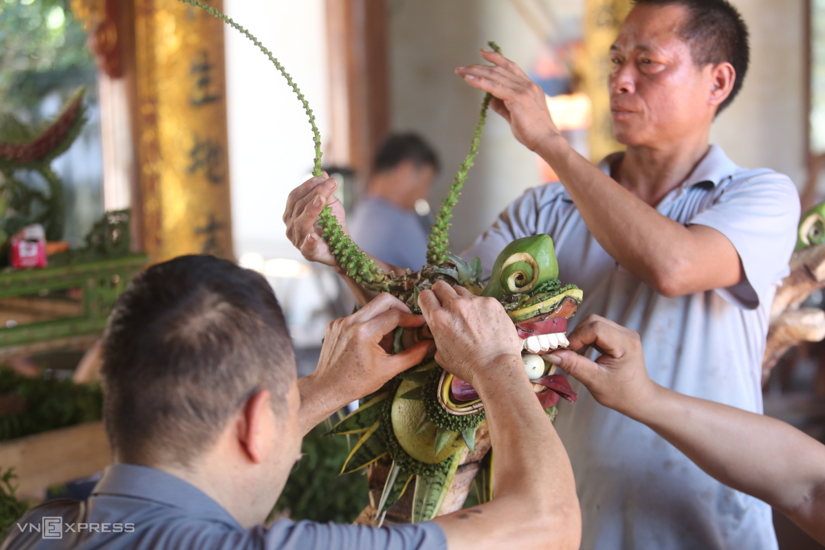 Làm kiệu lá hình rồng đón Trung thu ở ngoại thành Hà Nội- Ảnh 8.