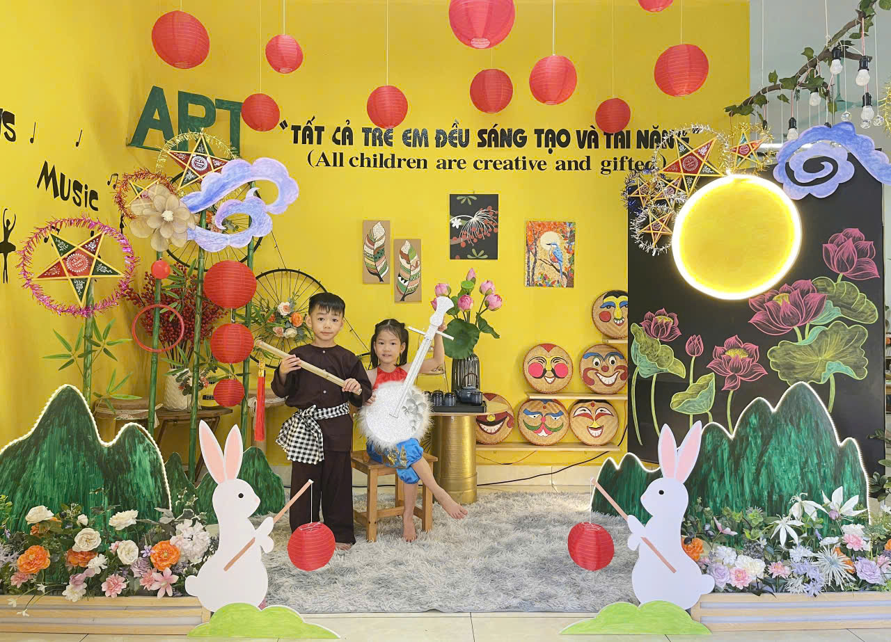 TRUNG THU YÊU THƯƠNG TẠI NGÔI NHÀ MẦM NON HỮU HOÀ THÂN YÊU- Ảnh 1.