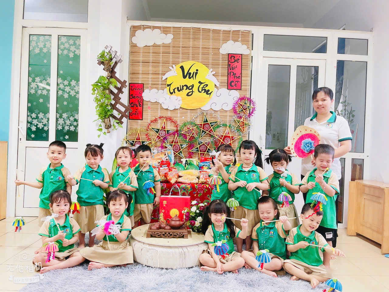TRUNG THU YÊU THƯƠNG TẠI NGÔI NHÀ MẦM NON HỮU HOÀ THÂN YÊU- Ảnh 2.