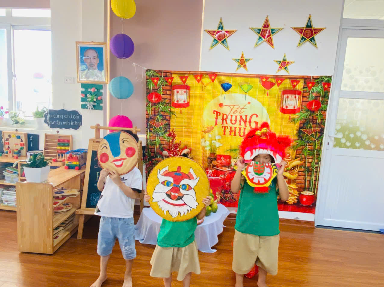 TRUNG THU YÊU THƯƠNG TẠI NGÔI NHÀ MẦM NON HỮU HOÀ THÂN YÊU- Ảnh 4.