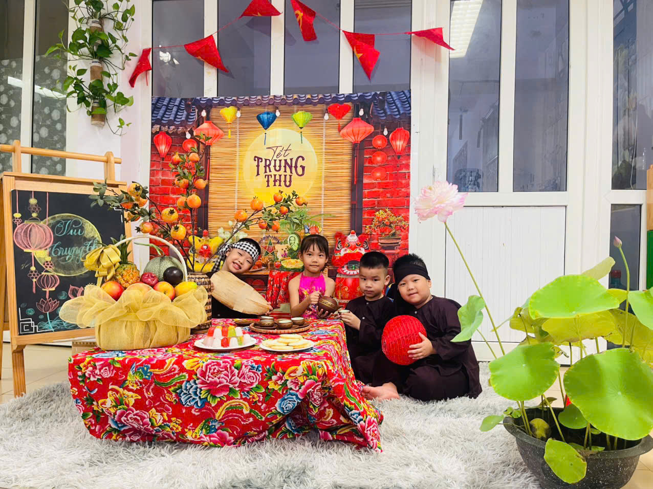 TRUNG THU YÊU THƯƠNG TẠI NGÔI NHÀ MẦM NON HỮU HOÀ THÂN YÊU- Ảnh 6.