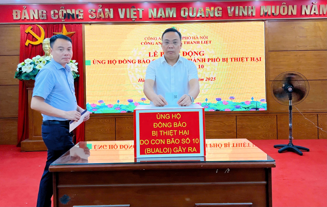 Công an phường Thanh Liệt phát động ủng hộ đồng bào bị thiệt hại do bão số 10: Lan tỏa nghĩa tình, tiếp sức nhân dân vượt qua thiên tai- Ảnh 5.