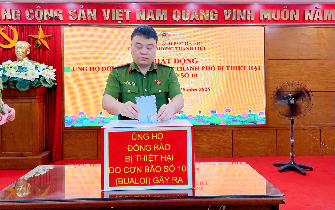 Công an phường Thanh Liệt phát động ủng hộ đồng bào bị thiệt hại do bão số 10: Lan tỏa nghĩa tình, tiếp sức nhân dân vượt qua thiên tai- Ảnh 7.