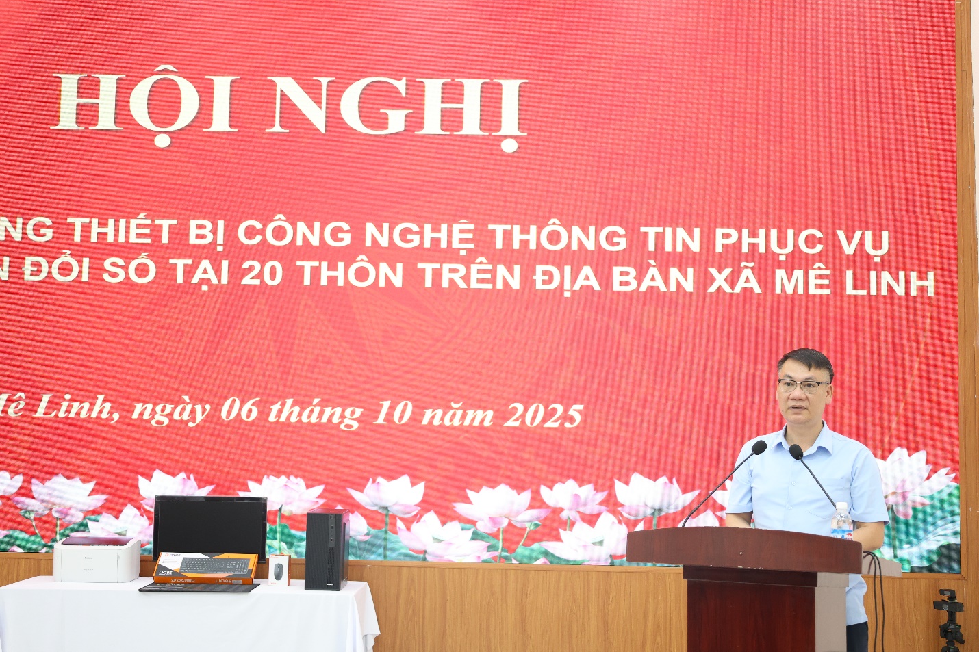 Xã Mê Linh tặng máy tính, máy in cho 20 thôn trên địa bàn- Ảnh 4.