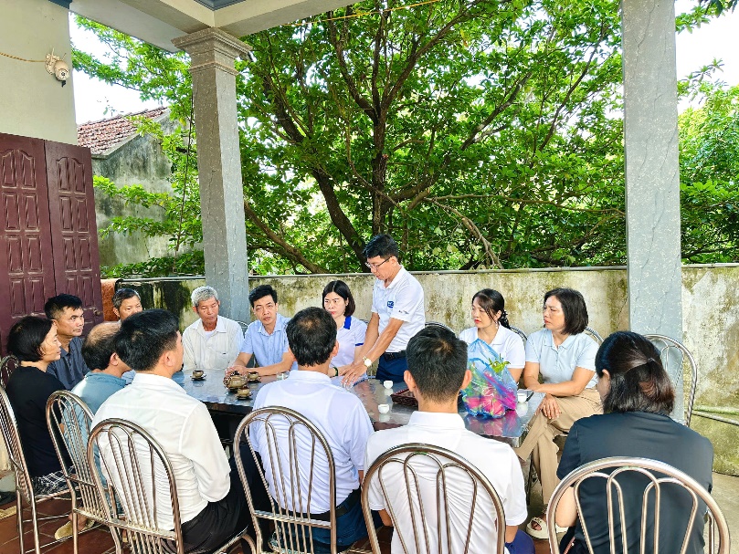 Quỹ Thiện Tâm – Tập đoàn VinGroup thăm hỏi, hỗ trợ gia đình nạn nhân bị lũ cuốn trôi- Ảnh 2.