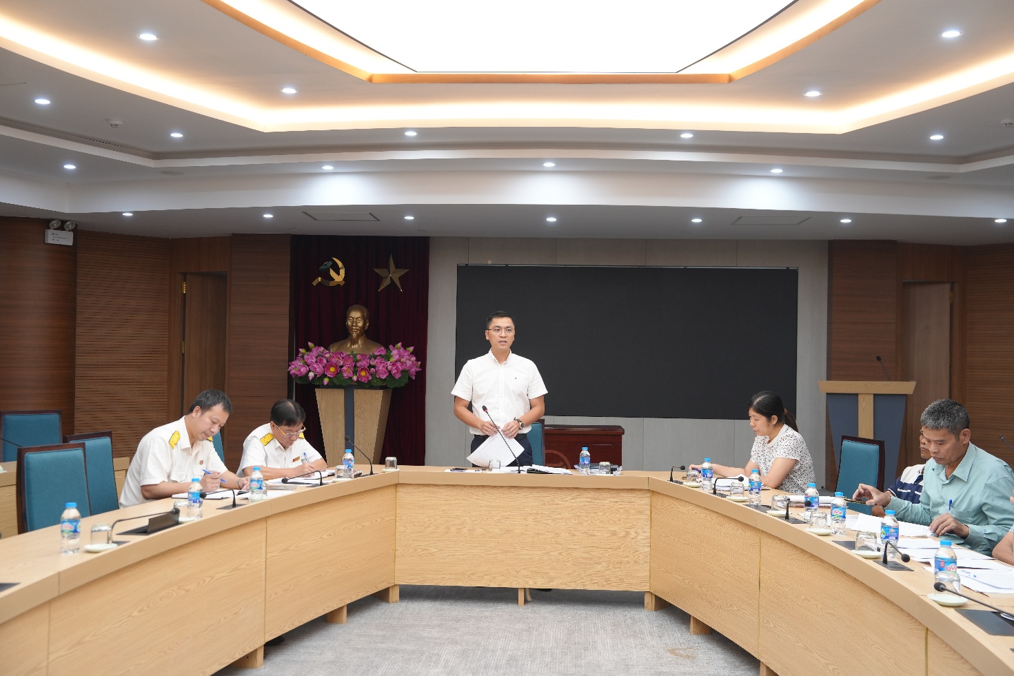 UBND xã Gia Lâm giao ban tiến độ nộp thuế sử dụng đất phi nông nghiệp- Ảnh 4.