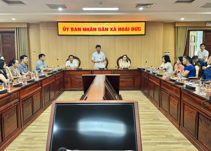 UBND xã Hoài Đức tổ chức hội nghị trao Quyết định nghỉ hưu trước tuổi, nghỉ thôi việc theo Nghị định 178/2024/NĐ-CP và Nghị định 67/2025/NĐ-CP- Ảnh 5.