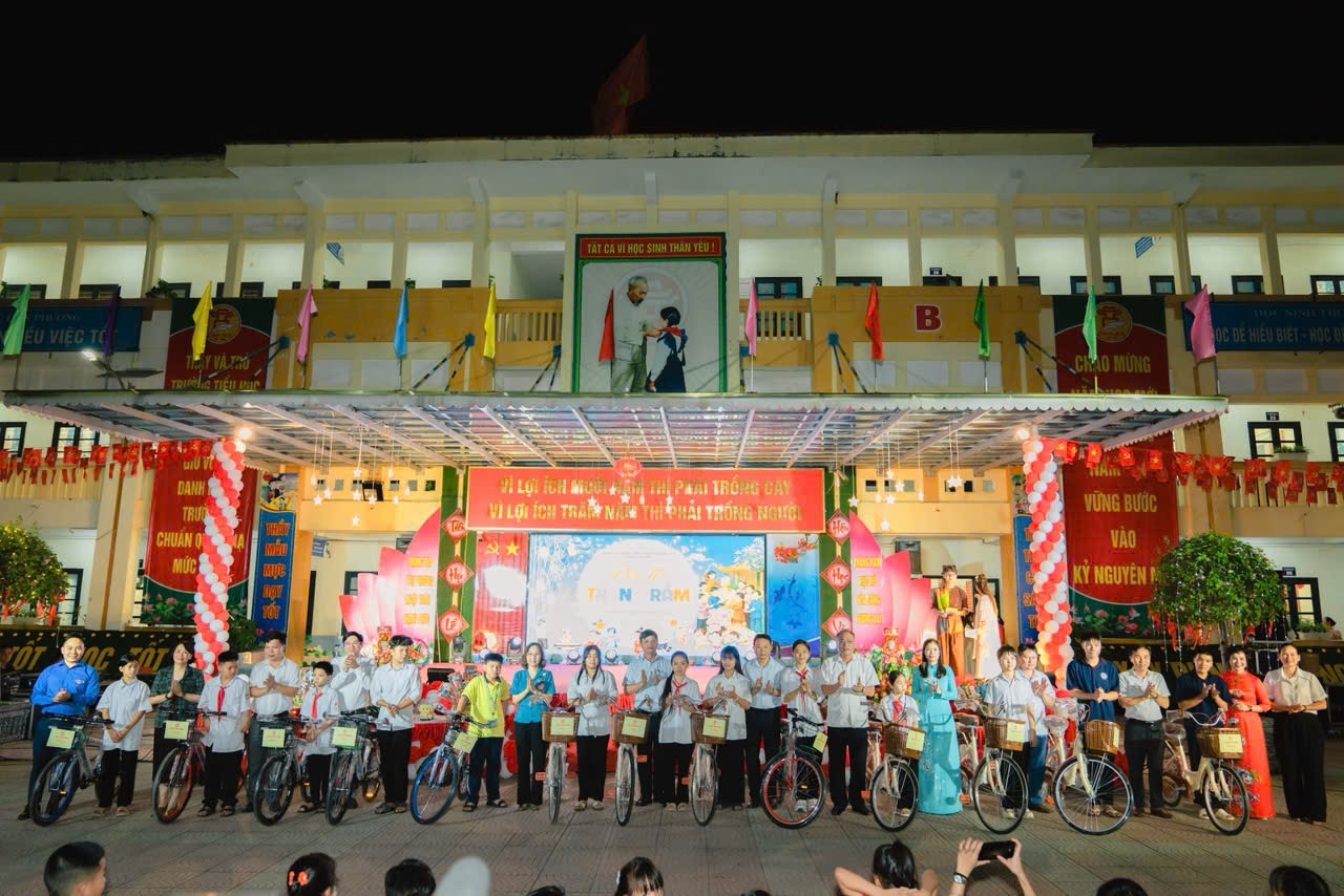 “Đêm hội trăng rằm” Tết trung thu điểm của xã năm 2025- Ảnh 6.