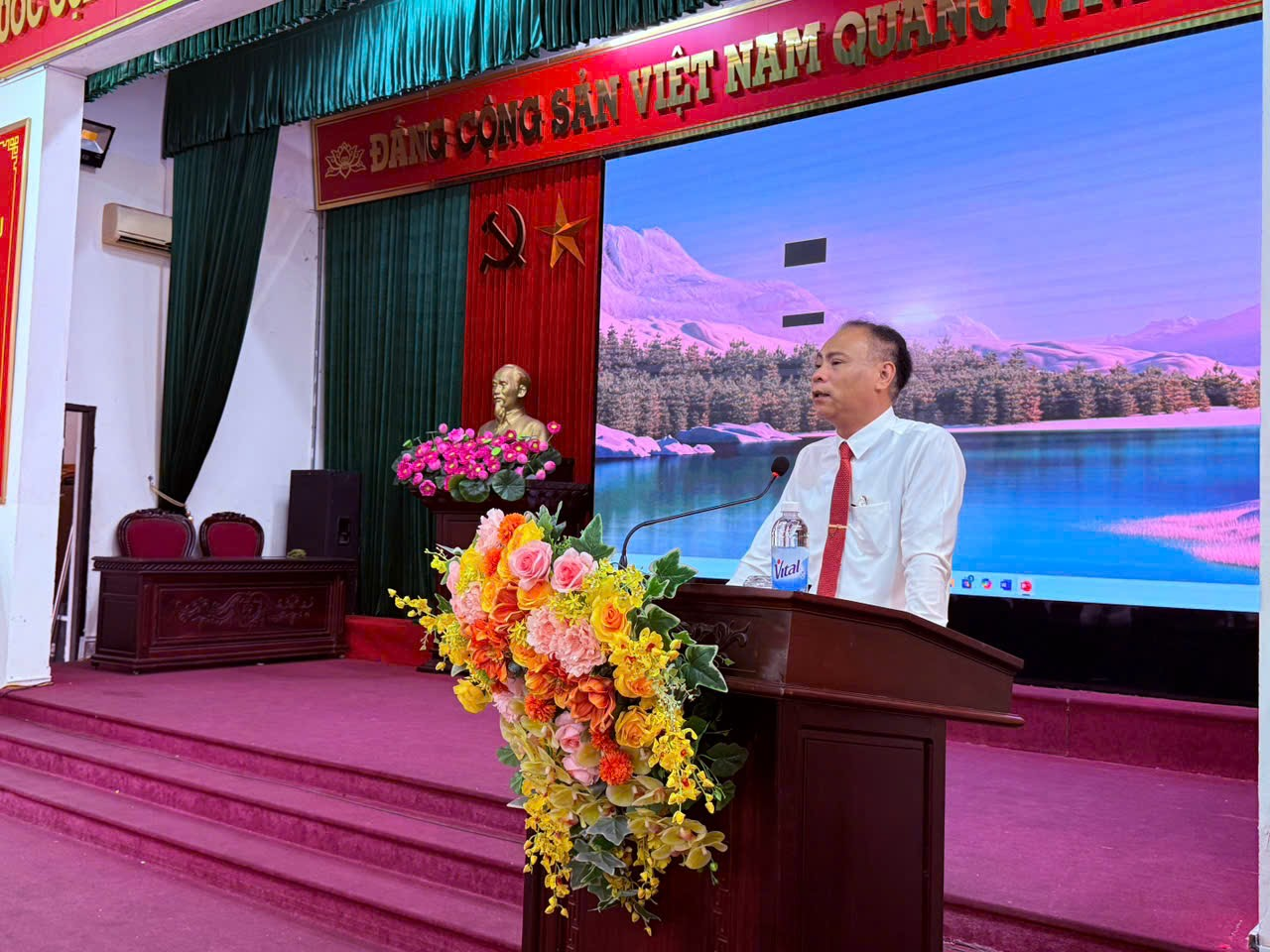 Đảng ủy xã Đan Phượng tổ chức Lễ chào cờ và sinh hoạt chính trị tháng 10.- Ảnh 2.