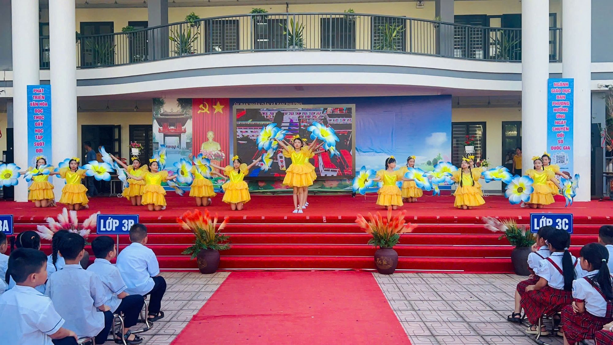 Lễ phát động Tuần lễ hưởng ứng học tập suốt đời và Ngày Chuyển đổi số quốc gia năm 2025- Ảnh 1.