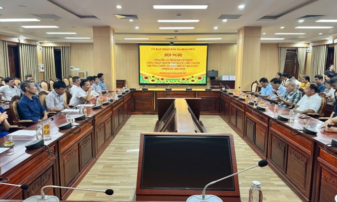 UBND xã Hoài Đức công bố và trao Quyết định công nhận người trúng cử chức danh Trưởng thôn, Tổ trưởng tổ dân phố nhiệm kỳ 2025 – 2028- Ảnh 1.