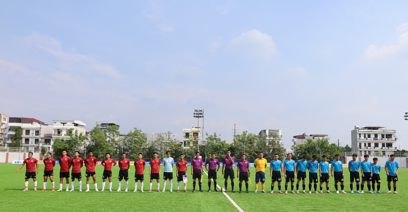 Đội bóng xã Mê Linh khởi đầu thuận lợi: Chiến thắng 2–0 trước xã Sơn Đồng tại Giải bóng đá Vô địch Thành phố Hà Nội năm 2025- Ảnh 3.