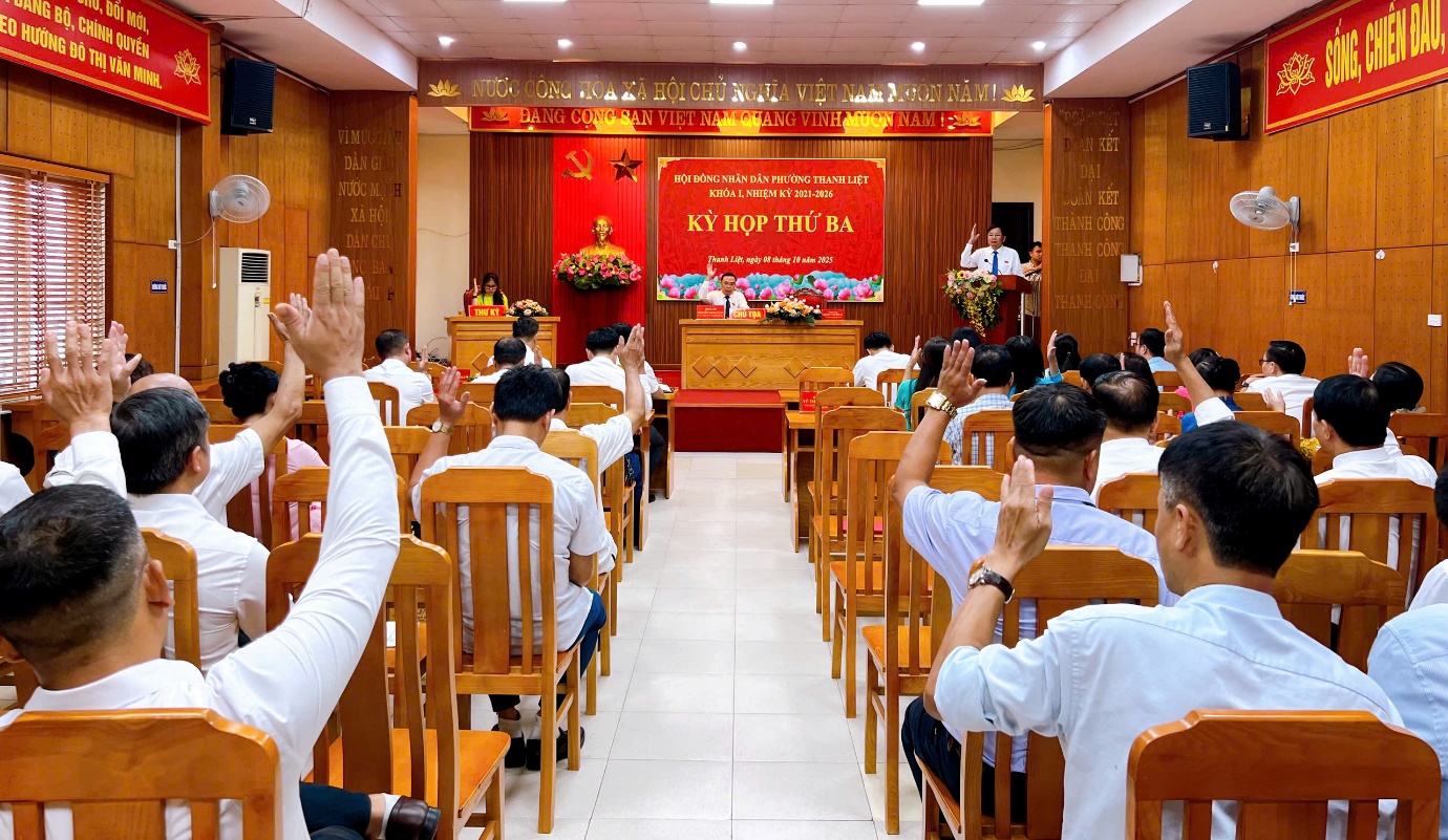 Kỳ họp thứ 3 HĐND phường Thanh Liệt khóa I, nhiệm kỳ 2021-2026 thành công tốt đẹp- Ảnh 7.