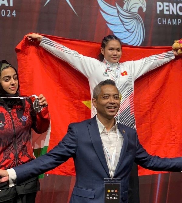 Nữ võ sĩ tuổi 15 của Đại Xuyên giành HCV thế giới Pencak Silat- Ảnh 1.