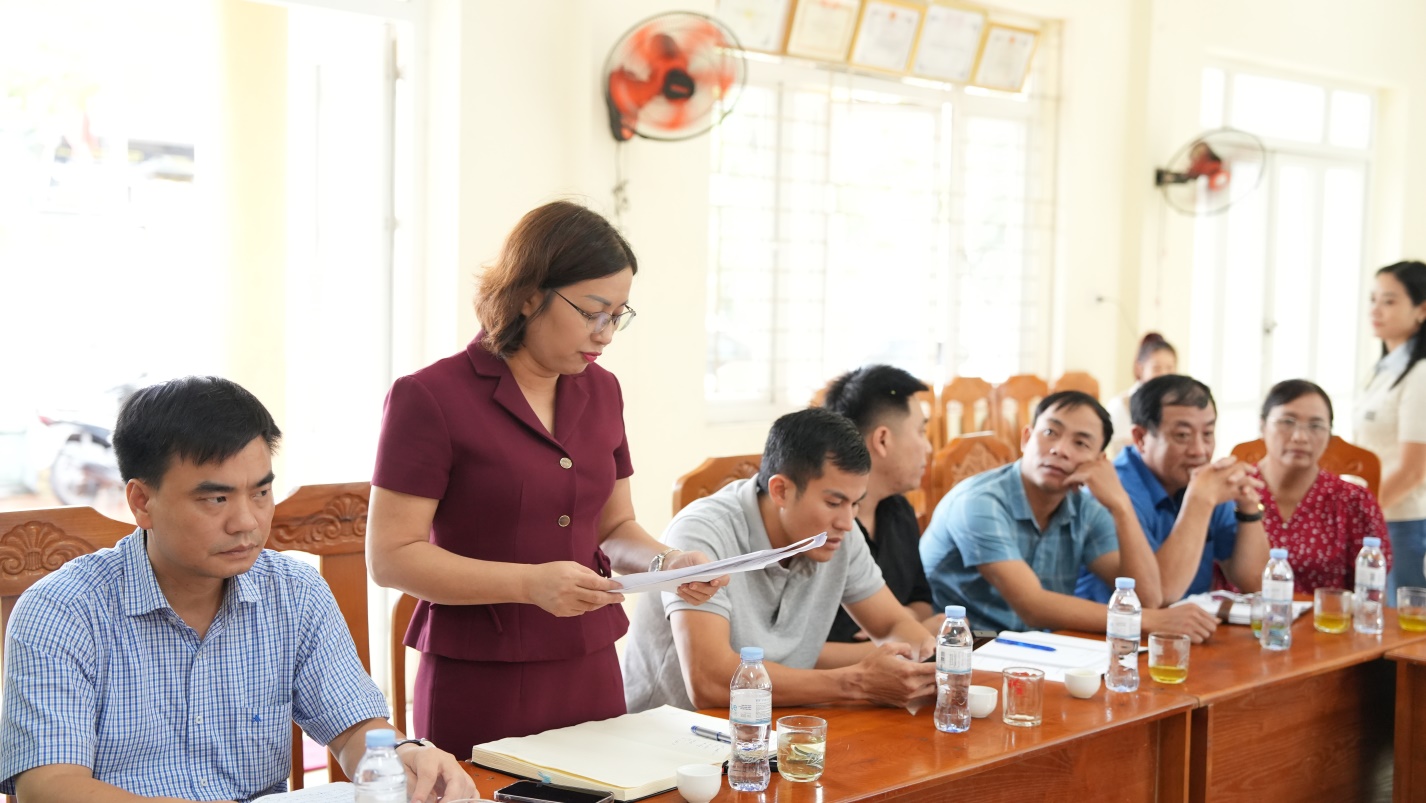 Đồng chí Hồ Trung Nghĩa - Phó Bí thư Đảng uỷ, Chủ tịch UBND xã An Khánh làm việc với một số thôn trên địa bàn- Ảnh 1.