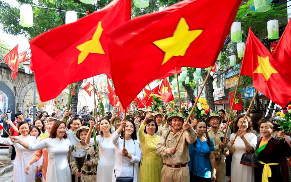 Phát huy truyền thống Văn hiến - Anh hùng và thành tựu đổi mới, quyết tâm xây dựng và phát triển Thủ đô Hà Nội 