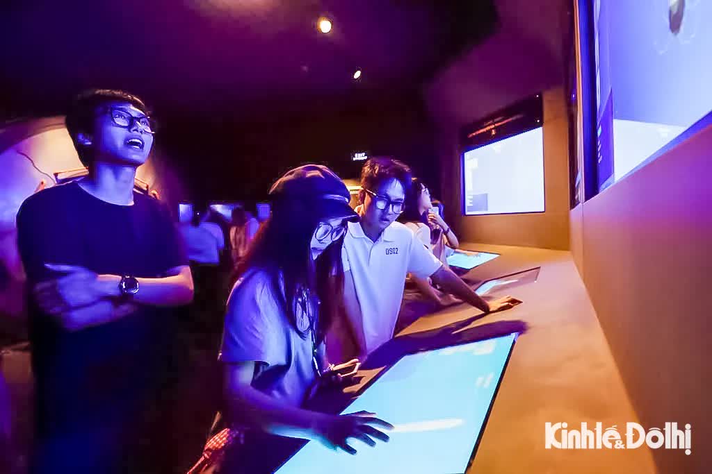 Giới trẻ Hà Nội mê mẩn không gian khoa học sống động tại Bảo tàng Vũ trụ Việt Nam- Ảnh 10.