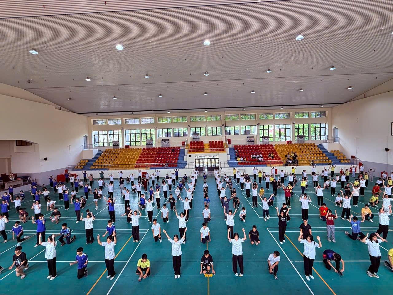Học sinh xã đan phượng tích cực tập luyện chuẩn bị cho đại hội thể dục thể thao năm 2025- Ảnh 1.