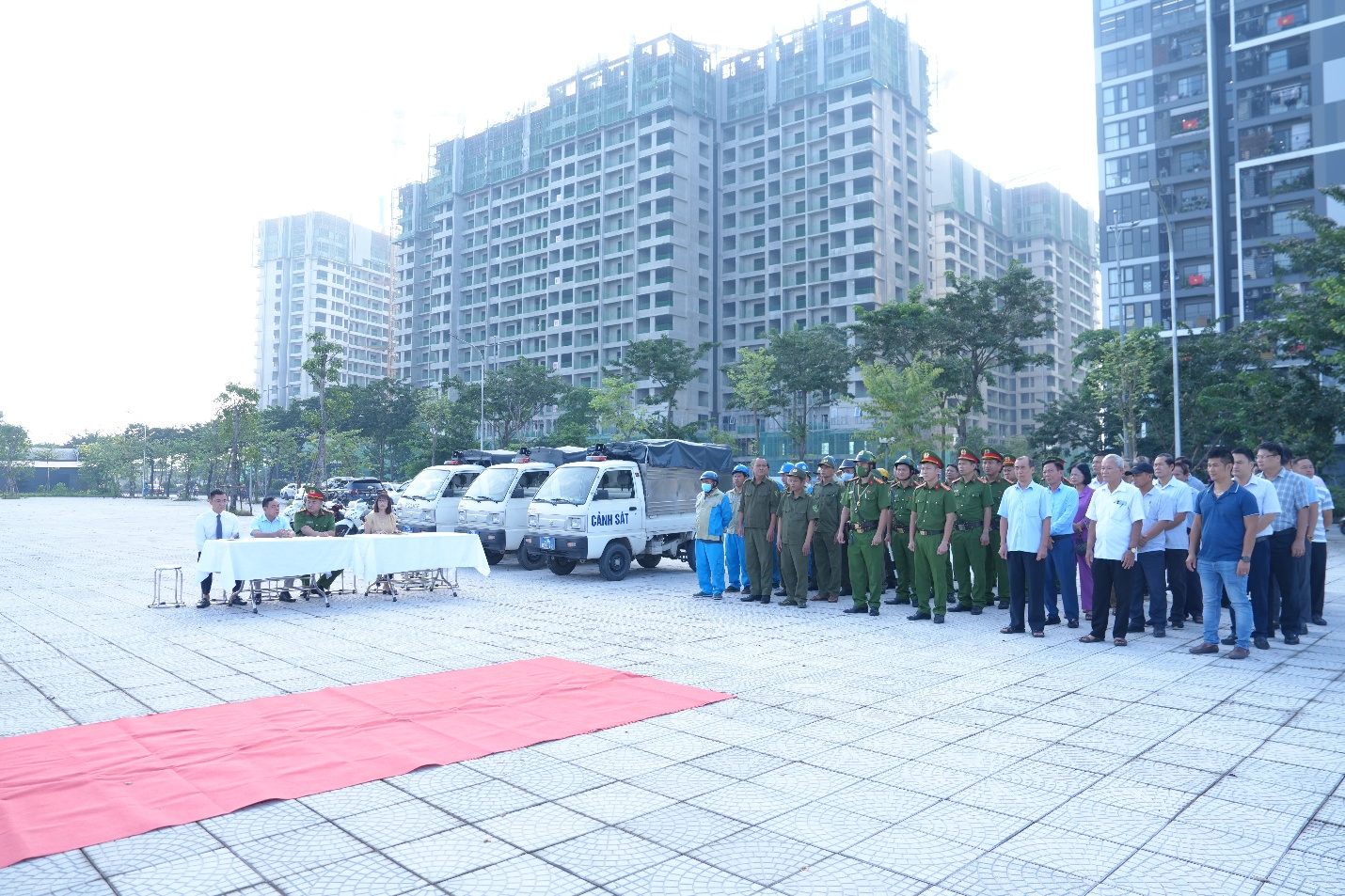 Xã Gia Lâm ra quân xử lý vi phạm trật tự đô thị, vệ sinh môi trường chào mừng 71 năm ngày giải phóng thủ đô- Ảnh 1.