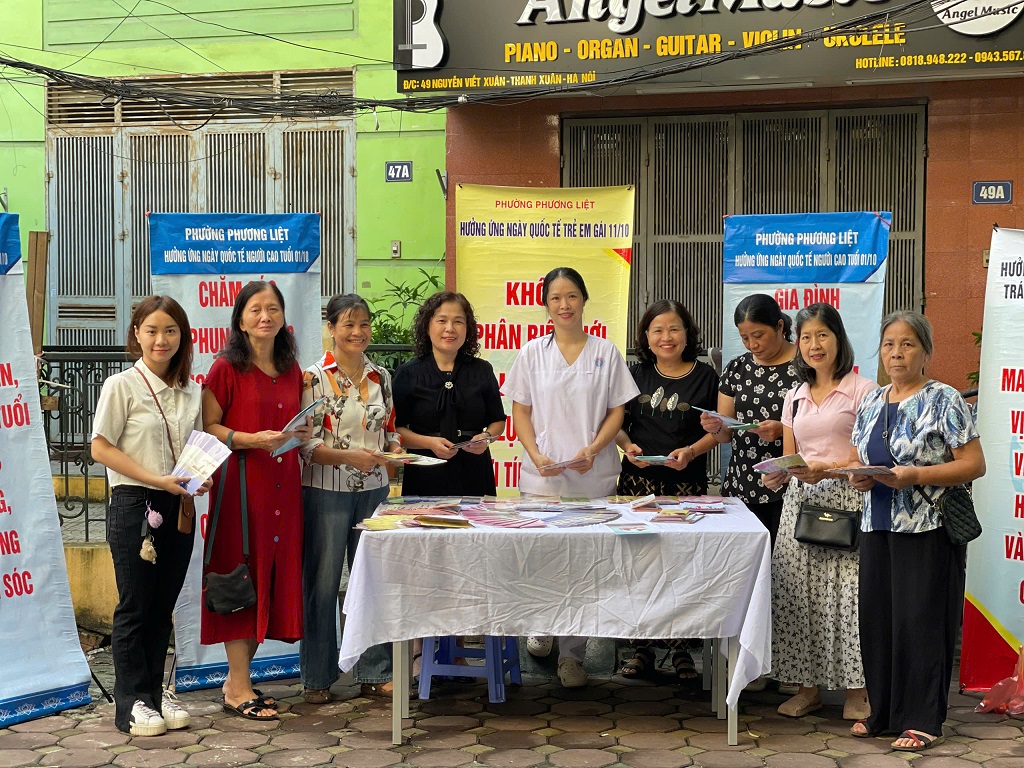 Phường Phương Liệt đẩy mạnh truyền thông hưởng ứng Ngày Tránh thai Thế giới, Ngày Quốc tế Người cao tuổi và Ngày Quốc tế Trẻ em gái năm 2025- Ảnh 1.
